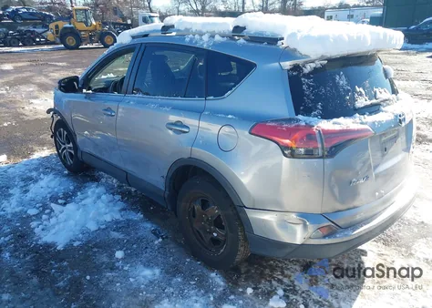 2016 Toyota Rav4 Le z USA, uszkodzony, nr VIN 2T3BFREV3GW427209